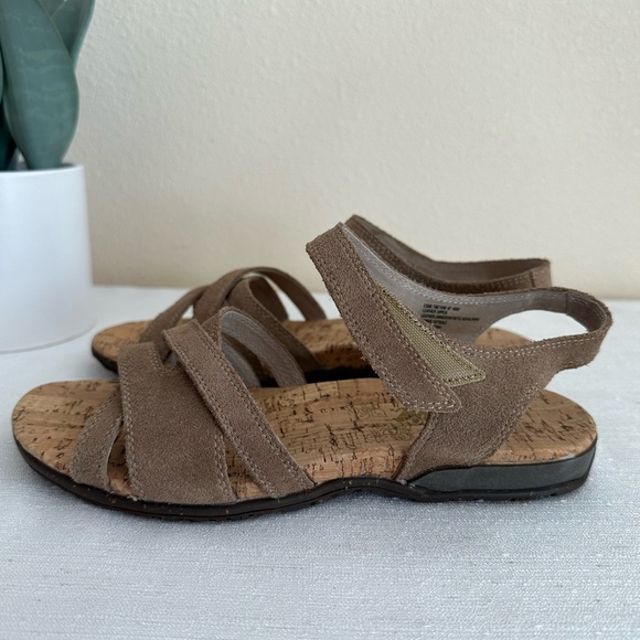 Tara M. Esme Taupe Suede Ankle Strap Flat Sandals Woman’s 7 - Picture 7 of 12